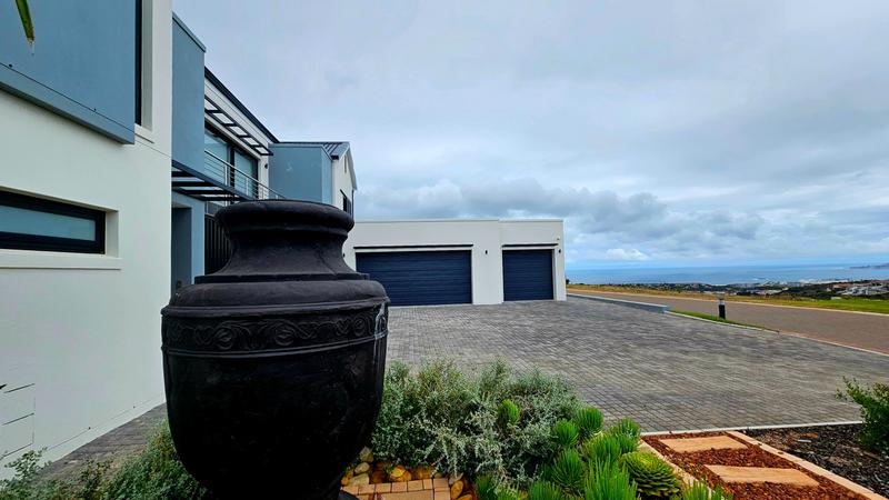 4 Bedroom Property for Sale in Renosterbos Estate Western Cape